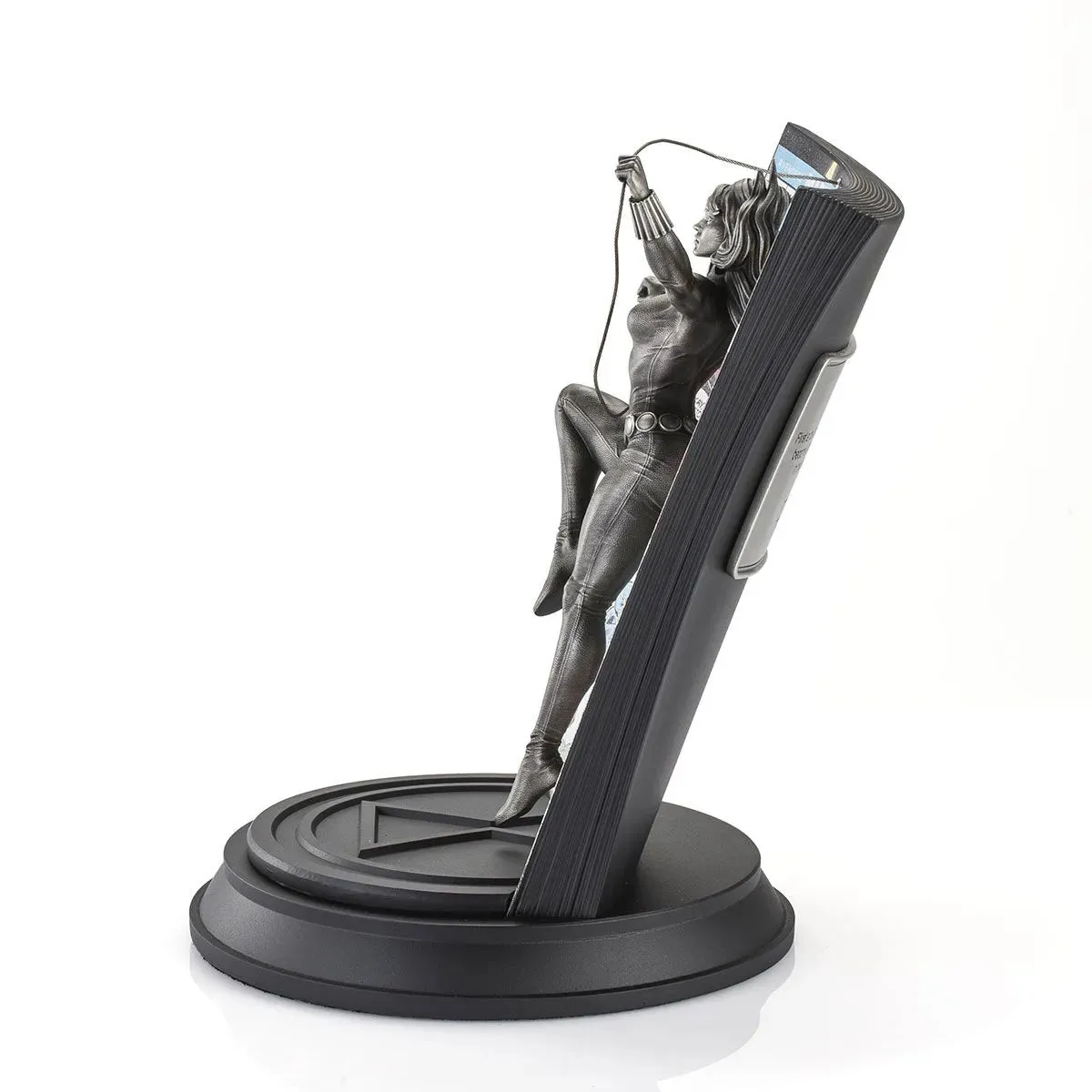 Black Widow Avengers Volume 1 #111 Metal Statue by Royal Selangor