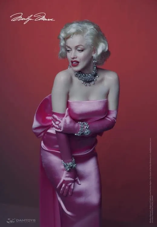 Marilyn Monroe 1:3 scale
