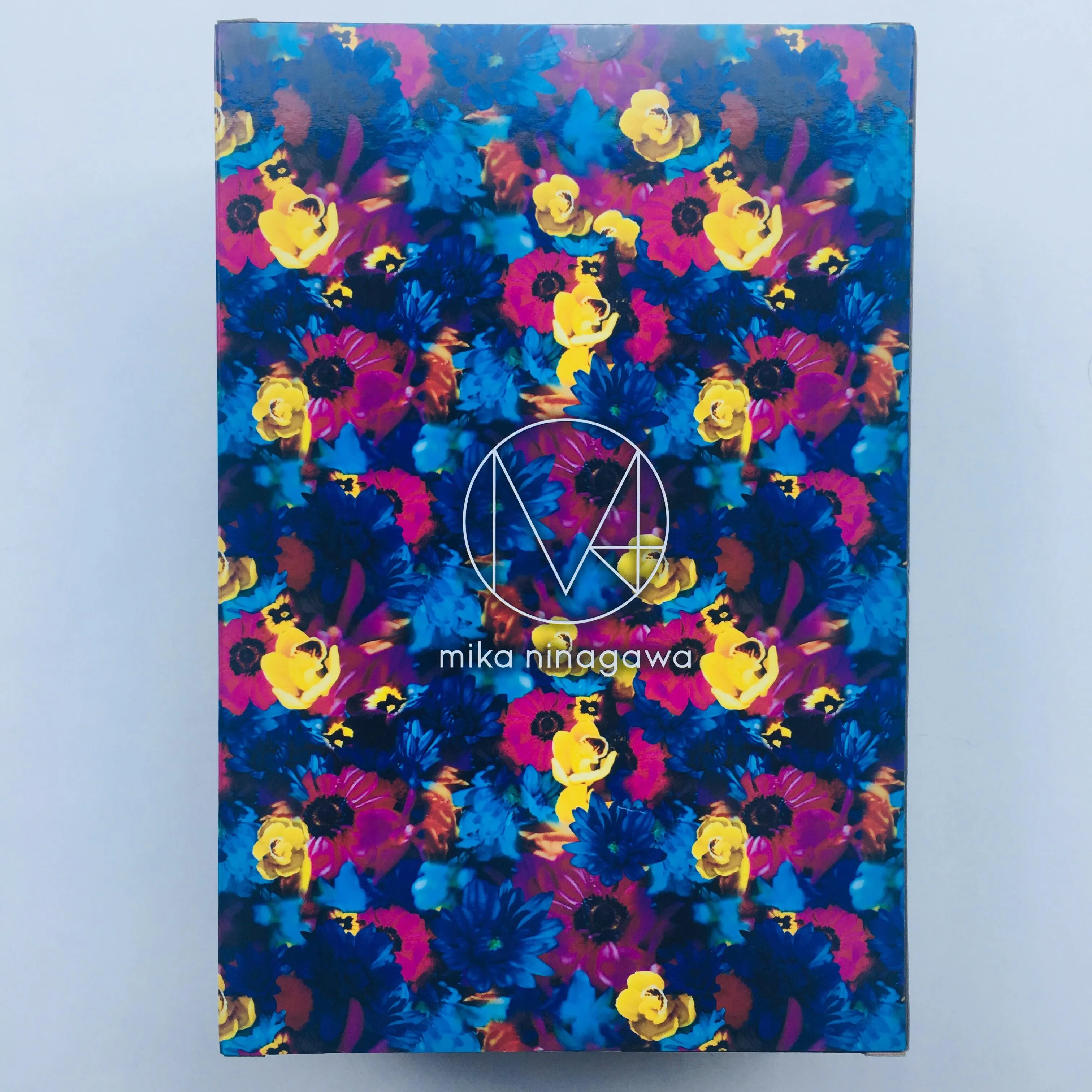 Mika Ninagawa Anemone 100%   400% Bearbrick Set from Medicom Toy