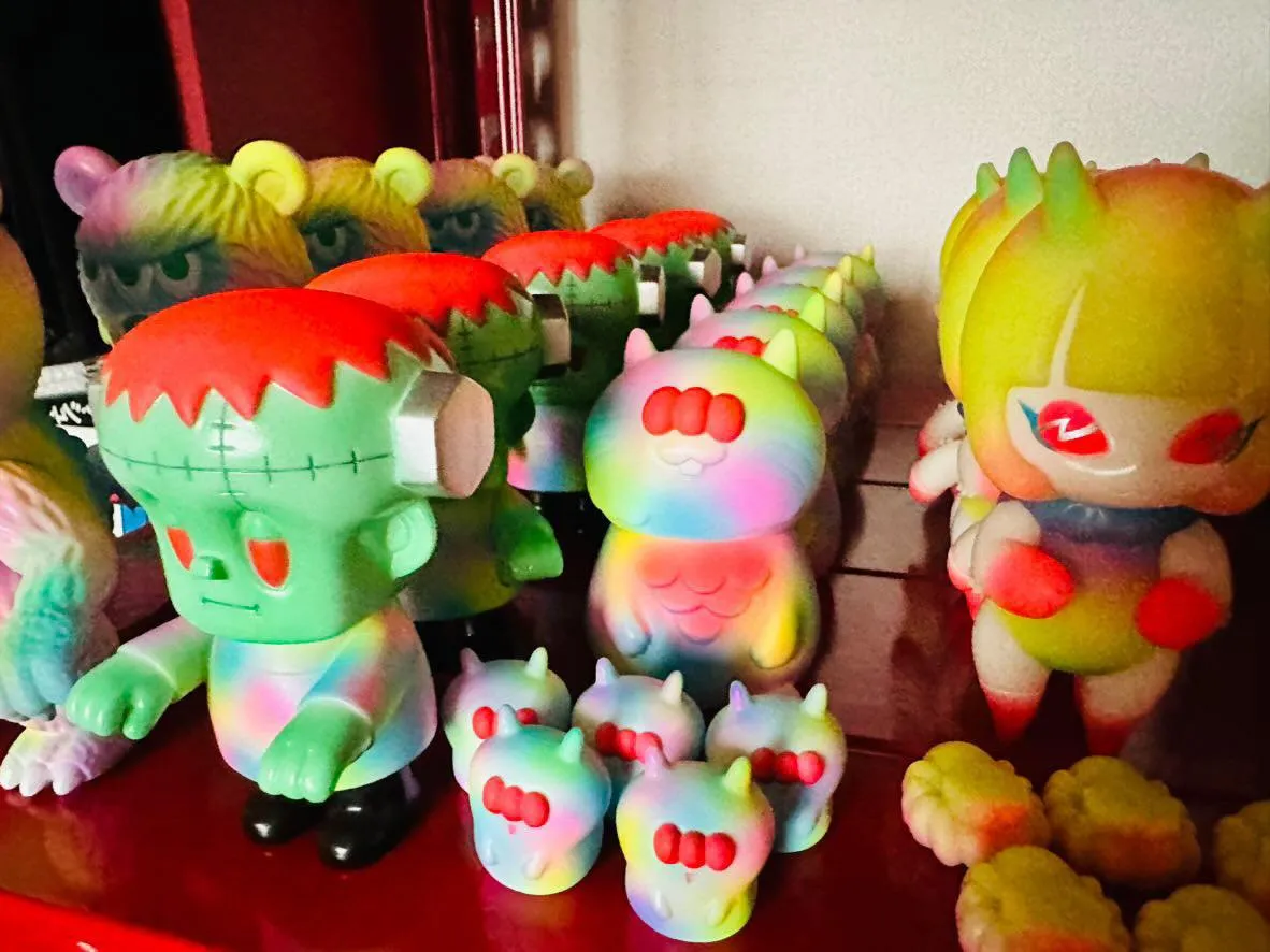 Neon Dream Chirasu-chan (Clear) by Art Junkie x Bubble Wrapp