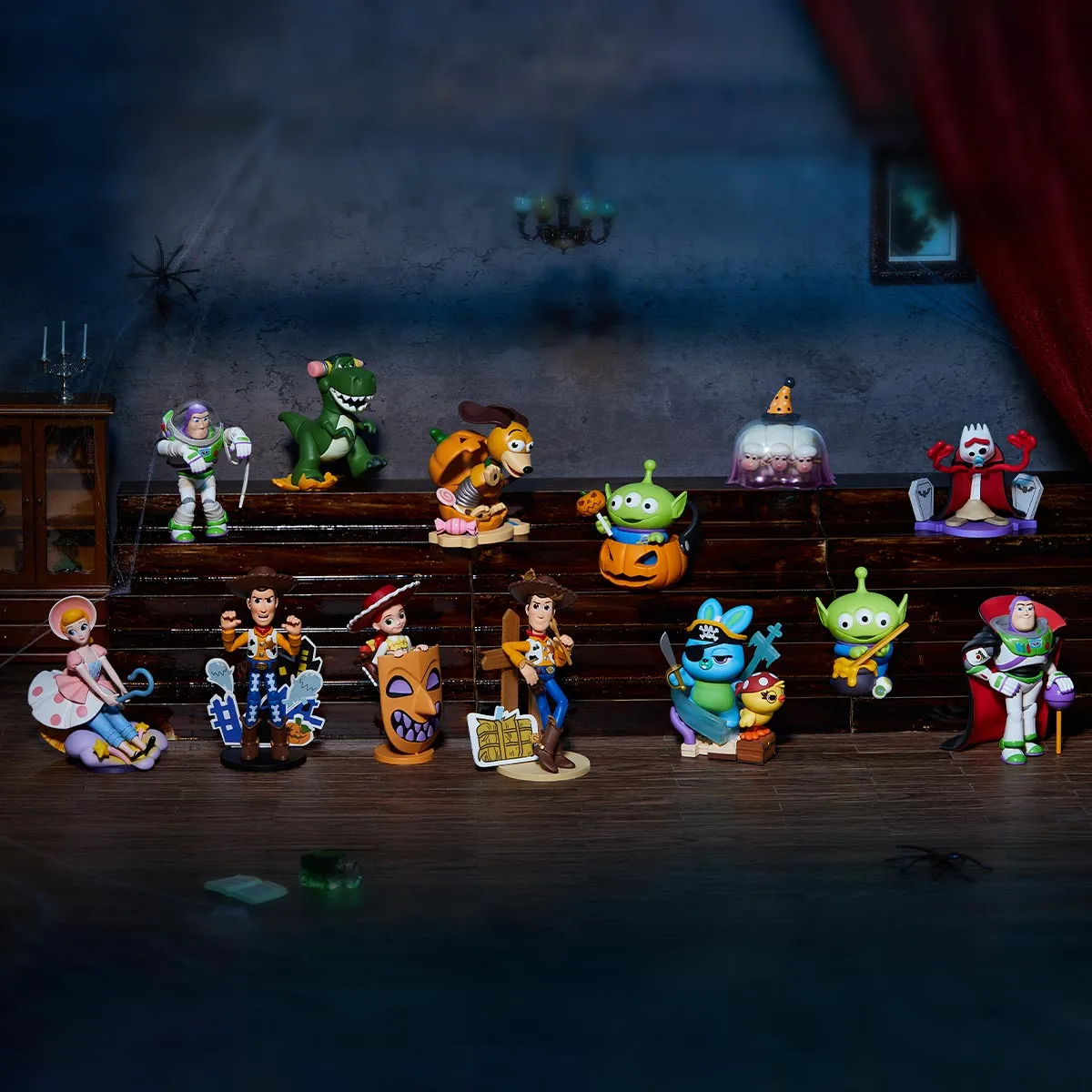 POP MART Disney/Pixar Spooky Night Series Figures [1 Blind Box]
