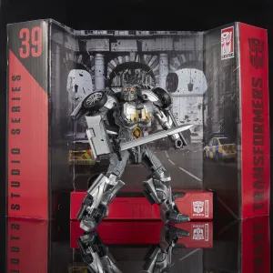 Transformers Generations Studio Series Deluxe Class Cogman